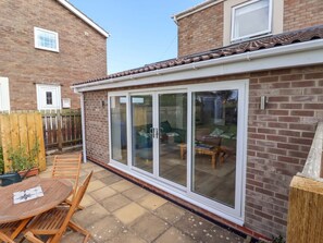 Outdoor dining - Sunset Cottage, Beadnell (Chathill)