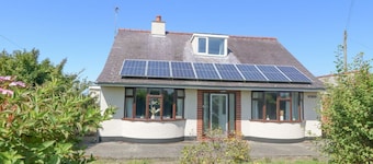 Awelfryn is near Llanddeusant.
