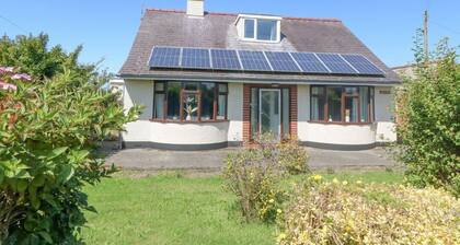 Awelfryn is near Llanddeusant.