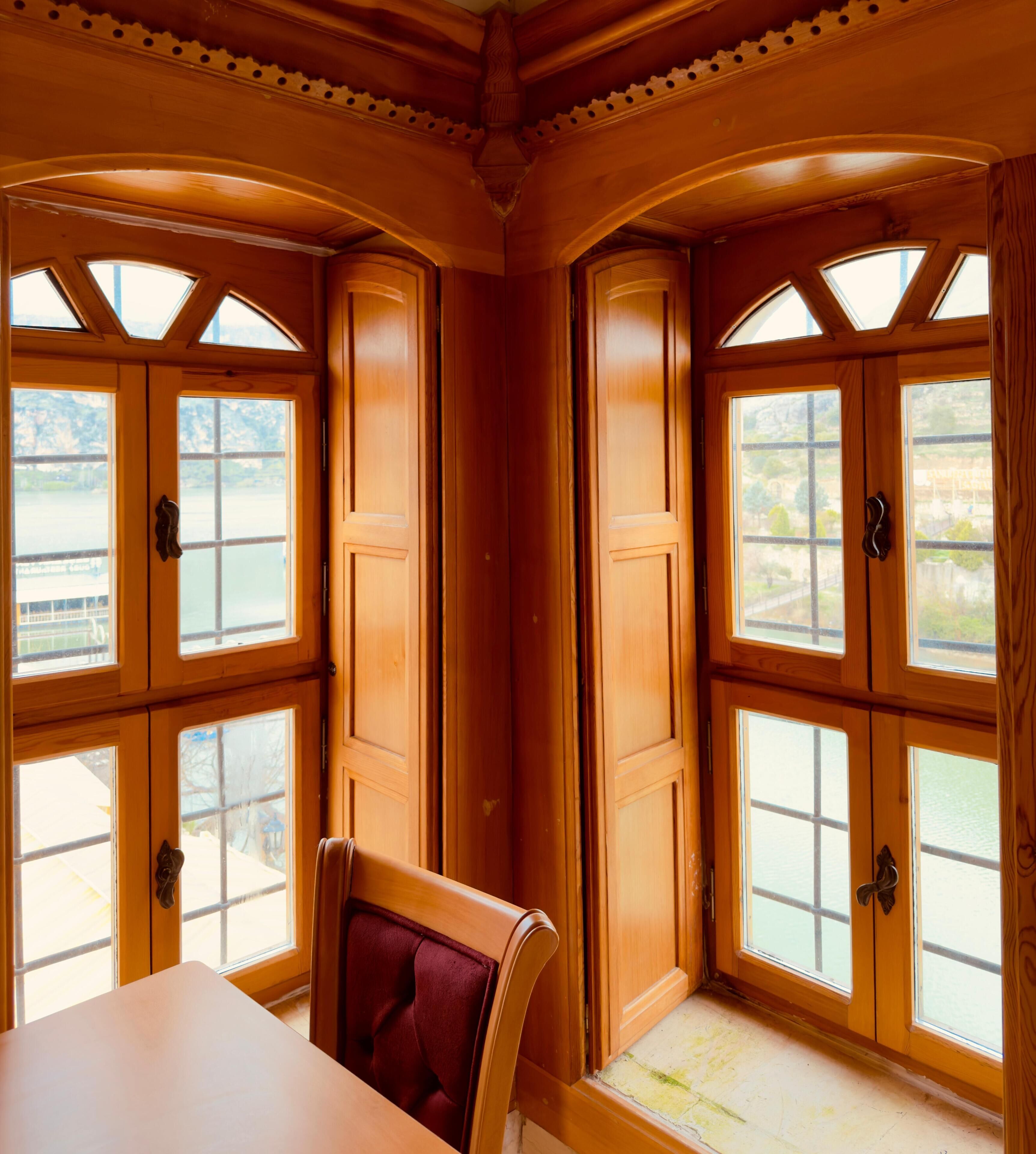 المنشأة من الداخل