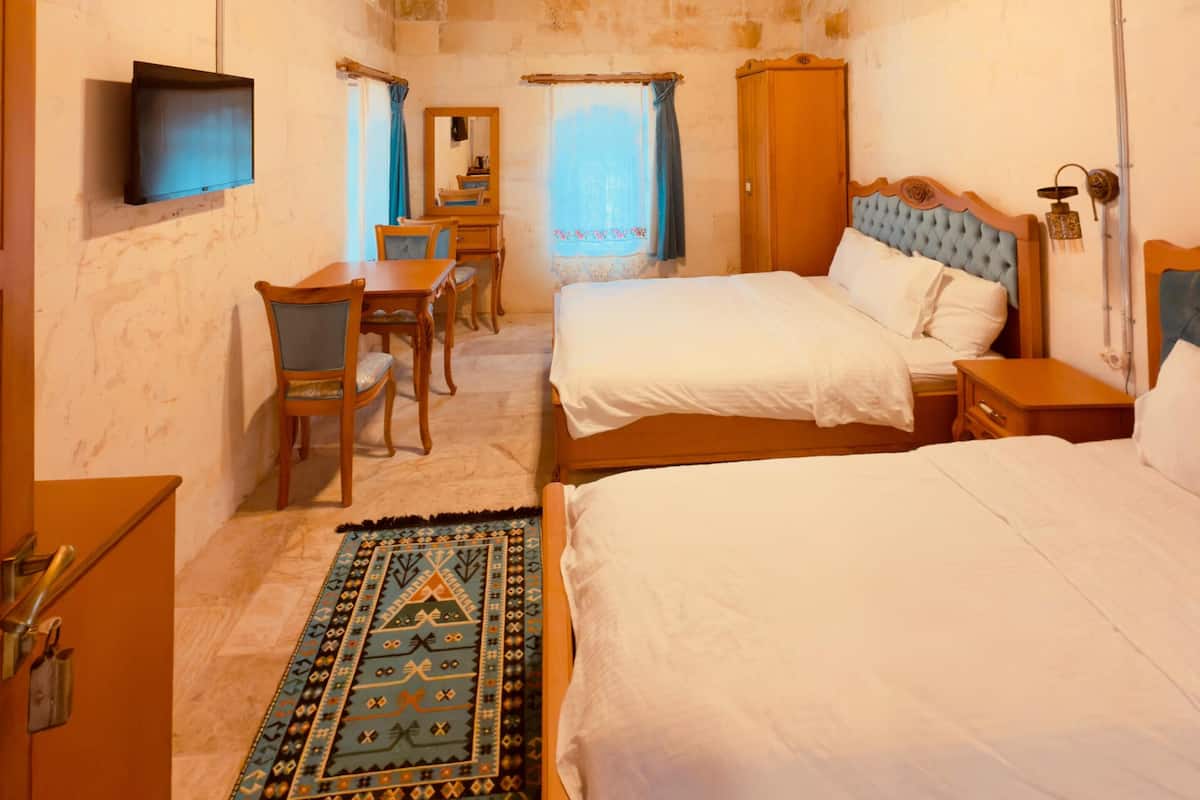 Twin Room, Lake View