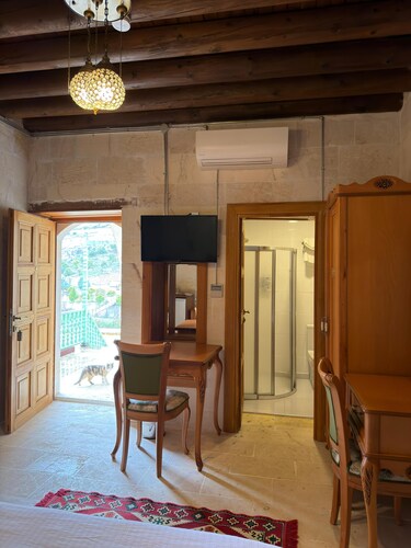 YUSUF ÇAVUŞ KONAĞI