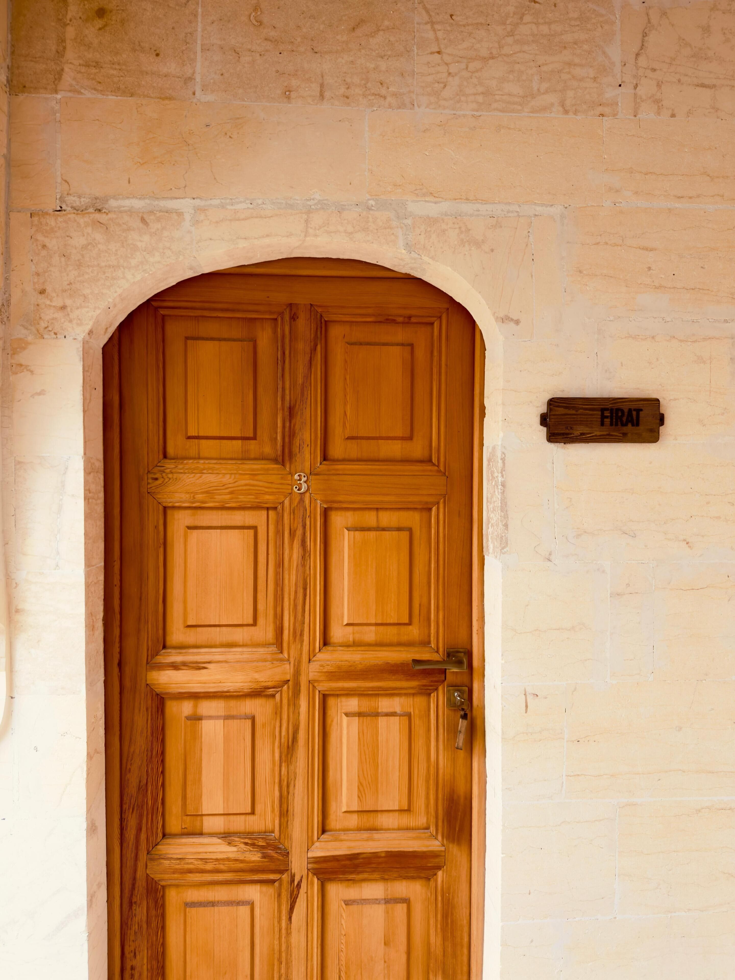 تفاصيل الفندق من الخارج