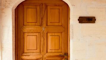 تفاصيل الفندق من الخارج