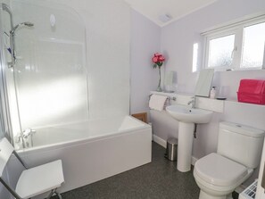 Shower - Stubb Oak, Colwall, Herefordshire (Malvern)