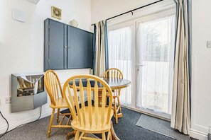 Dining - West Sea View No 5 , Yarmouth (Yarmouth)