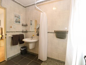 Shower - Rainbow's End, Swanton Morley (Dereham)