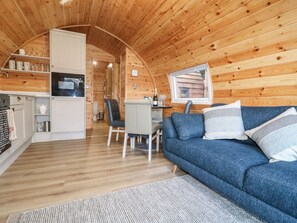 Living area - Park View Lodge, Melbourne, Derbyshire (Derby)