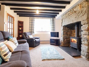 Fireplace - Bryn Re, Trawsfynydd (Blaenau Ffestiniog)