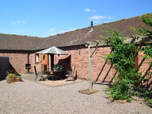 Outdoor dining - Parrs Meadow Cottage, Pitchford (Shrewsbury)