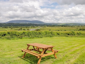 Outdoor dining - The Byre, Newton Stewart (Newton Stewart)