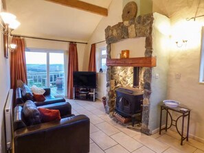Fireplace - Ty Woods Cottage, Rhoscolyn (Holyhead)