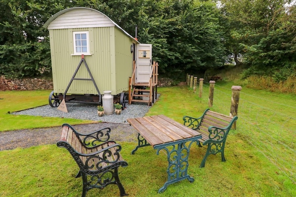 Shepherds Hut - The Crook
