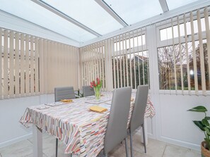 Dining - Garden View, Newquay (Newquay)