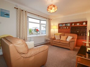 Living area - Garden View, Newquay (Newquay)