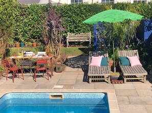 Outdoor dining - Barnsley House, Teignmouth (Teignmouth)
