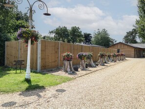 Property grounds - Barn Owl Lodge, Snettisham (King's Lynn)