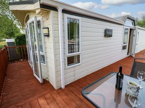 Outdoor dining - 12 Field View, Kirkoswald (Carlisle)