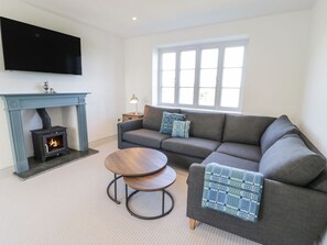 Living area - Ty Mawr Farm, Llanfairpwllgwyngyll (Llanfairpwllgwyngyll)