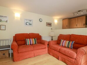 Living area - Honeysuckle, Gorran Haven (St. Austell)