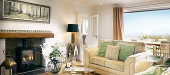 Holly Edge: Pet-Friendly Retreat