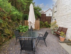 Outdoor dining - Bwthyn Y Felin Star, Cardigan (Llanfyrnach)