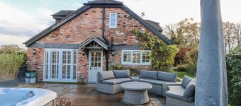 Curlew Cottage, Lower Peover