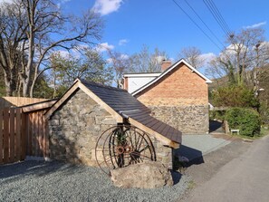 Property grounds - Tan Y Capel, Machynlleth (Llanbrynmair)