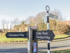 المنطقة المحيطة بالمنشأة