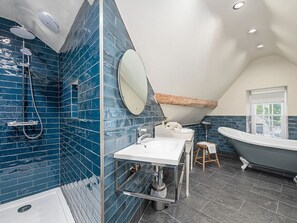 Shower - Abbey Lodge, Llandudno, Conwy. (Llandudno)
