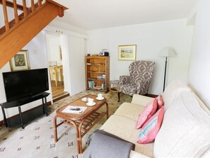 Living area - The Cottage: Idyllic Walks Await (Pershore)