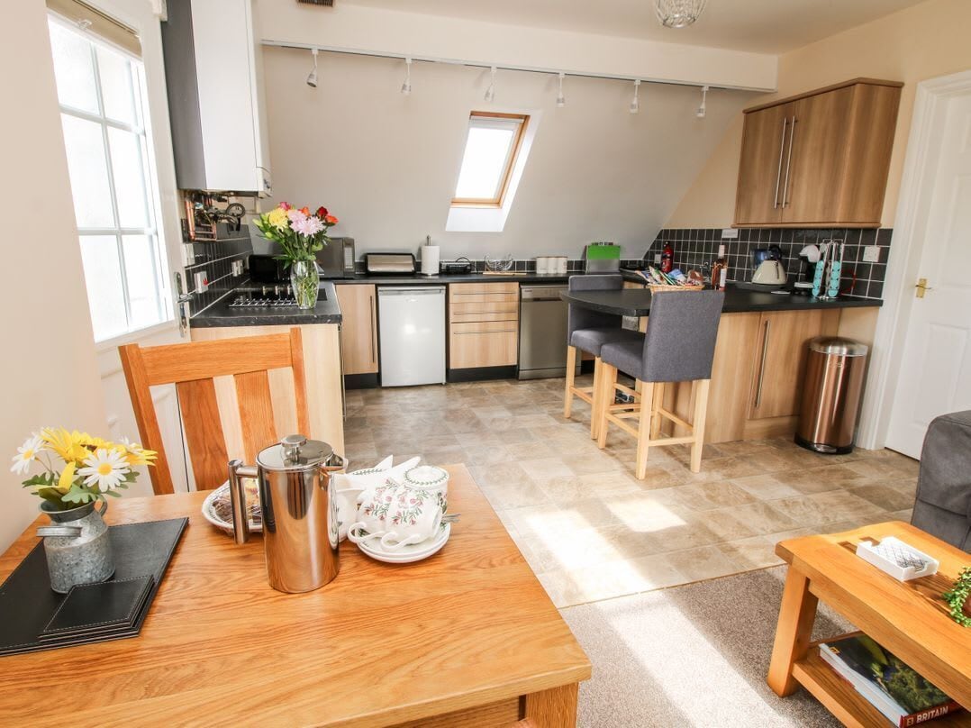 Dishwasher, high chair