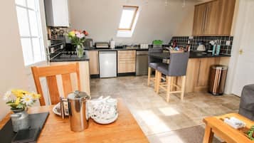 Dishwasher, high chair