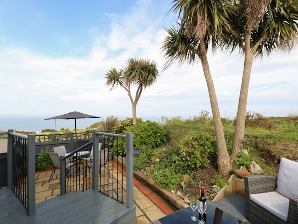 Outdoor dining - Seaward at Trimingham: A Hidden Gem (Norwich)