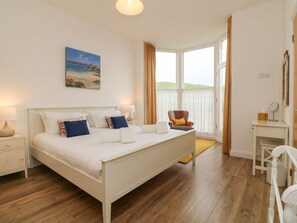 Room - 11 Cove View Apartments, Ilfracombe (Ilfracombe)