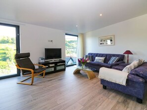Living area - Harbour Heights, Dartmouth (Dartmouth)