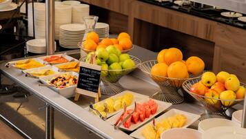 Tägliches Frühstücksbuffet gegen Gebühr