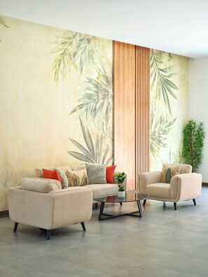 Lobby sitting area - Tulip Residences Muscat The Village (Seeb)