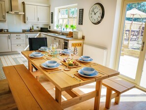 Dining - OYSTERCATCHER, honeypot location, near Craster (Alnwick)