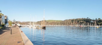 The Bolthole, Dartmouth