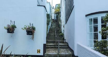 The Bolthole, Dartmouth