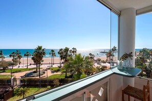 House - Beachfront Apartment in Puerto Banus Playa Rocio (Marbella)