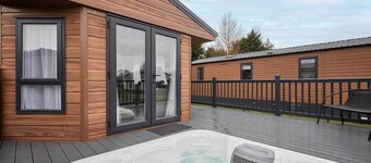 Host & Stay | SLA17 Peel Lodge