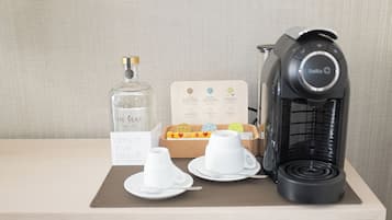 Standard Twin Room | Coffee and/or coffee maker