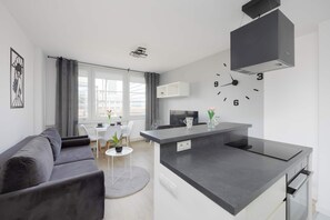Interior - Apartment in the center of Warsaw | 200 m to Metro and Atractions (Warszawa)