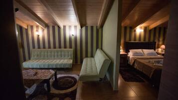 Iron/ironing board, travel crib, WiFi, bed sheets