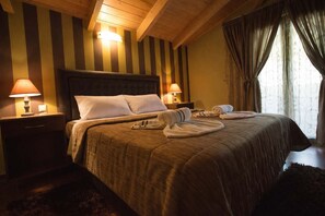 Iron/ironing board, travel cot, WiFi, bed sheets