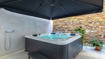 Bain à remous intérieur