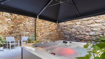 Bain à remous intérieur