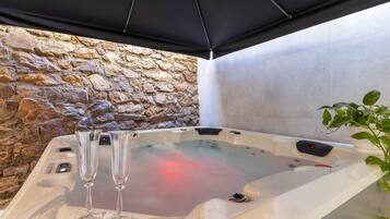 Bain à remous intérieur